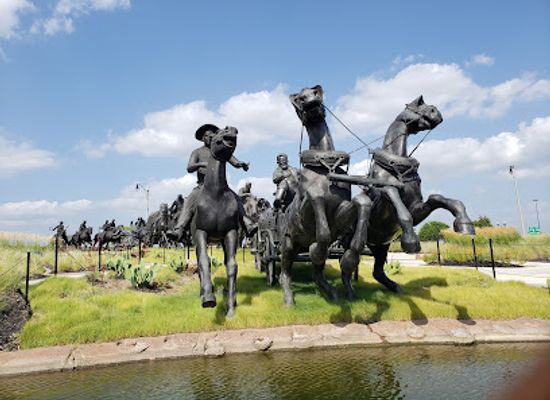 oklahoma/oklahoma-city/bricktown/landmark/centennial-land-run-monument