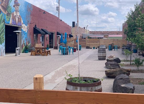 kansas/hutchinson/landmark/sandhills-brewing