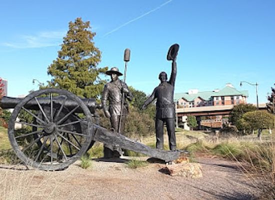 oklahoma/northwestern-oklahoma/landmark/centennial-land-run-monument