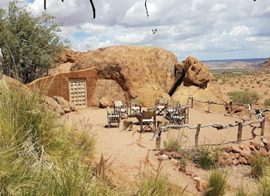 namibia/otjozondjupa/landmark/petrified-forest