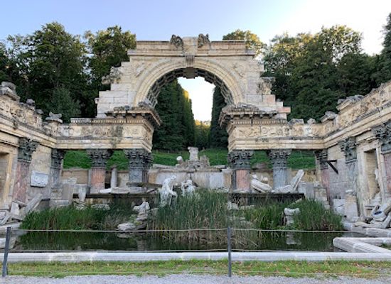 austria/vienna/hietzing/landmark/roman-ruin
