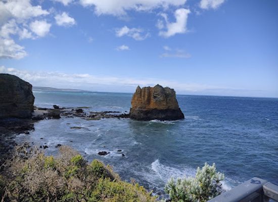 australia/the-twelve-apostles/landmark/eagle-rock-marine-sanctuary
