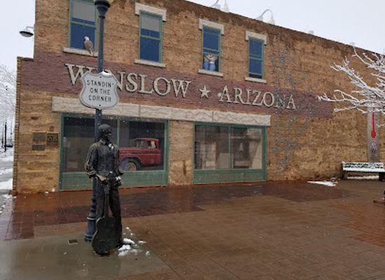 arizona/winslow/landmark/take-it-easy-statue