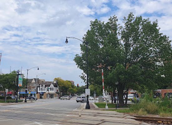 illinois/arlington-heights/landmark/around-cafe