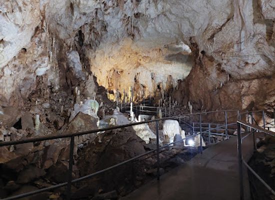 romania/crisana/landmark/the-bears-cave