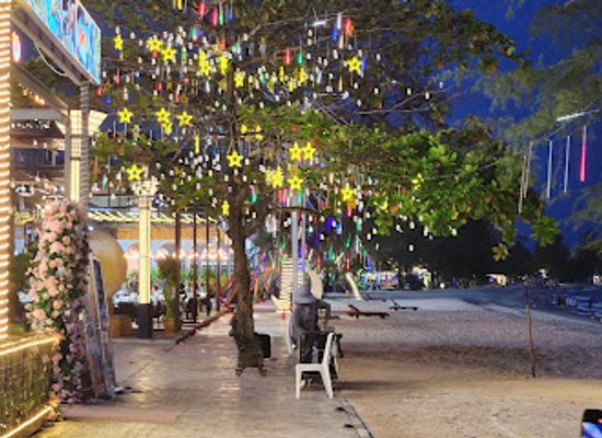 cambodia/sihanoukville/serendipity-beach/landmark/tourist-beach-pier