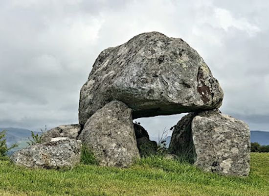 ireland/connacht/landmark/carrowmore-megalithic-cemetery