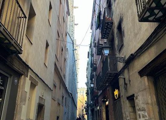 spain/barcelona/landmark/carrer-de-montcada