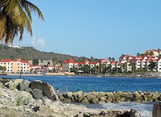 sint-maarten/belair/landmark/little-bay-beach