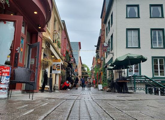 canada/quebec-city/landmark/goblin-red-door