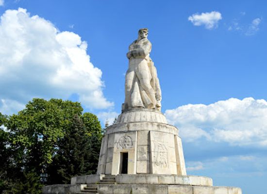 bulgaria/varna/tsentar/landmark/pantheon