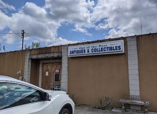 tennessee/clarksville/landmark/out-of-the-past-antiques-collectibles