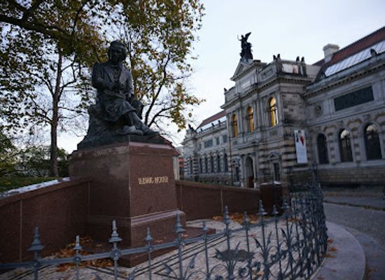germany/saxony/landmark/memorial-for-ludwig-richter-1898-victor-eugen-kircheisen