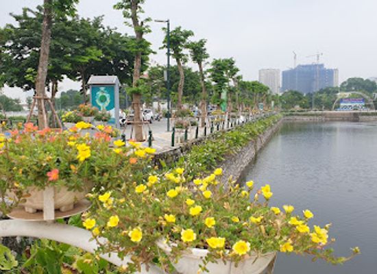 vietnam/hanoi/tay-ho-district/landmark/pho-di-bo-trinh-cong-son