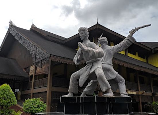 indonesia/west-kalimantan/landmark/rumah-adat-melayu