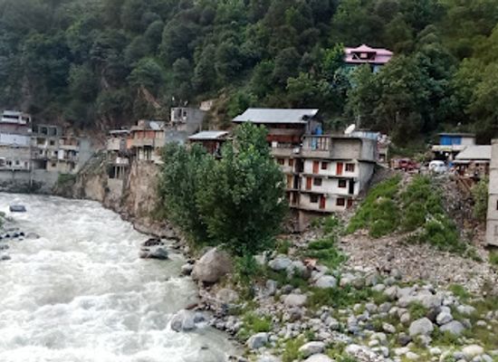 pakistan/neelum-valley/landmark/kundal-shahi-water-fall