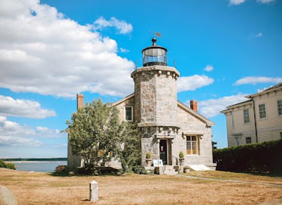 connecticut/the-gold-coast/landmark/the-stonington-lighthouse-museum