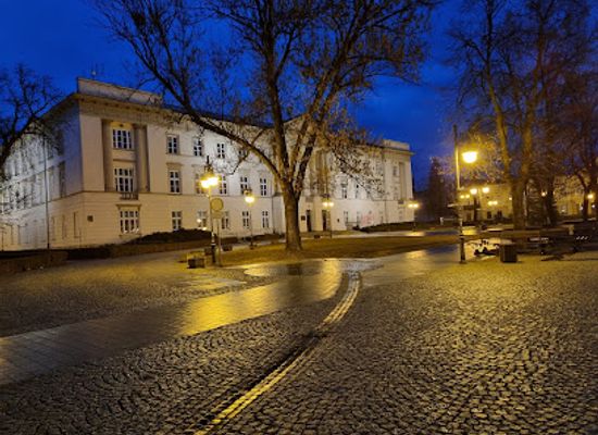 poland/radom/landmark/palace-sandomierski-radom