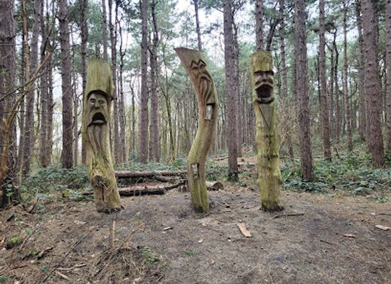 belgium/de-haan/landmark/drei-holzgeister-von-vossenhol
