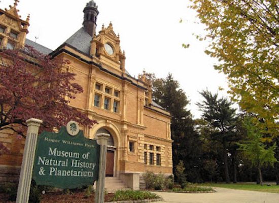 rhode-island/providence-county/landmark/museum-of-natural-history-and-planetarium