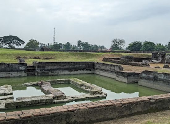indonesia/banten/landmark/keraton-surosowan