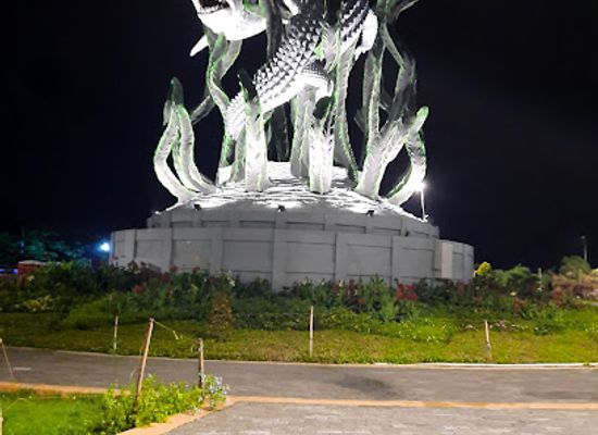 indonesia/surabaya/kenjeran/landmark/patung-suroboyo-raksasa