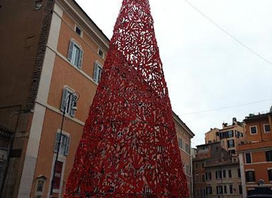 italy/rome/landmark/piazza-di-s-lorenzo-in-lucina