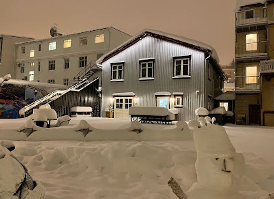iceland/akureyri/landmark/lava-apartments