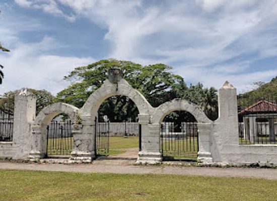 guam/dededo/landmark/plaza-de-espana