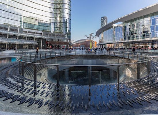 italy/milan/porta-nuova/landmark/piazza-gae-aulenti