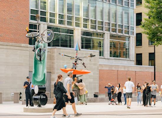 colorado/denver/downtown-denver/landmark/plaza-of-the-americas