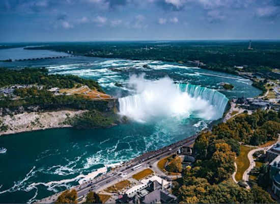 canada/northern-canada/landmark/horseshoe-falls-of-canada