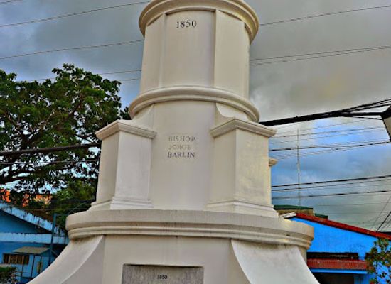 philippines/bicol-region/landmark/plaza-jorge-barlin