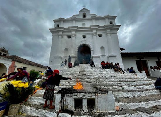 guatemala/chichicastenango/landmark/iglesia-de-santo-tomas