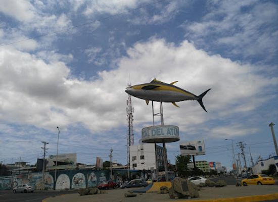 ecuador/manta/landmark/monumento-al-atun-manta