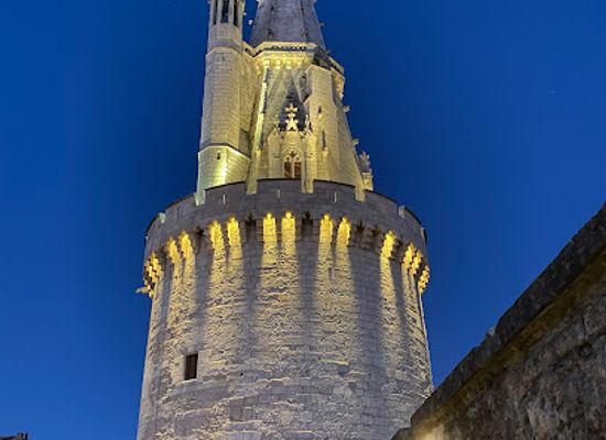 france/la-rochelle/grosse-horloge/landmark/the-lantern-tower-of-la-rochelle