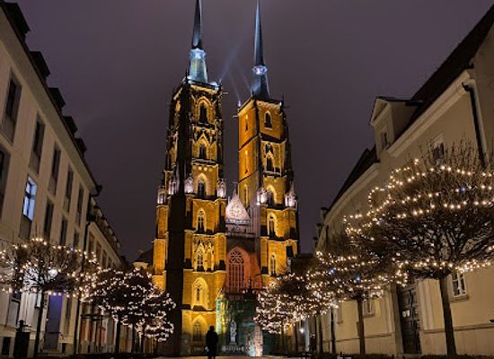 poland/wroclaw/ostrow-tumski/landmark/archbishop-s-palace-in-wroclaw