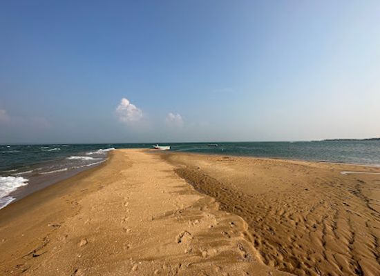 sri-lanka/puttalam-district/landmark/uchchimuni-beach