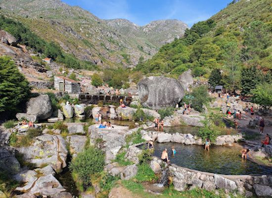 portugal/beira-alta/landmark/praia-fluvial-de-loriga