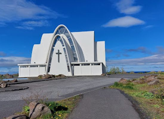 iceland/kopavogur/landmark/kopavogskirkja