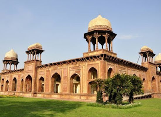 india/agra/landmark/tomb-of-mariam-uz-zamani