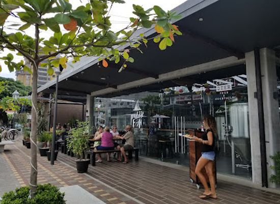 costa-rica/jaco/landmark/puddlefish-brewery