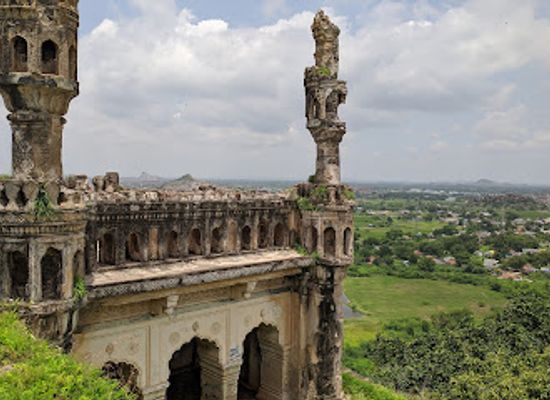 india/telangana/landmark/elgandal-fort