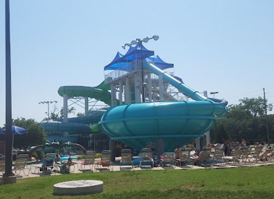 kansas/salina/landmark/kenwood-cove-aquatic-park