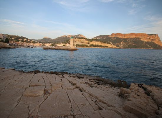 france/marseille-calanques/landmark/cassis-rock