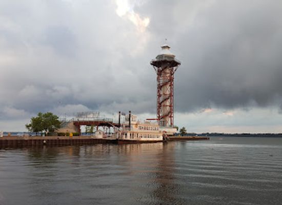 pennsylvania/erie/landmark/bicentennial-tower