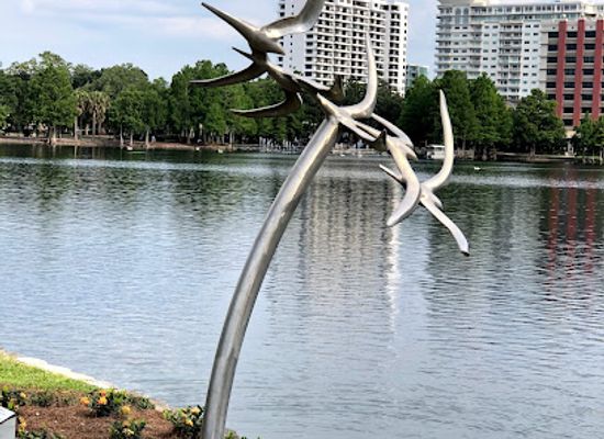florida/greater-orlando/landmark/lake-eola-park-peninsula