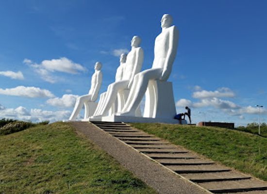denmark/esbjerg/landmark/men-by-the-sea