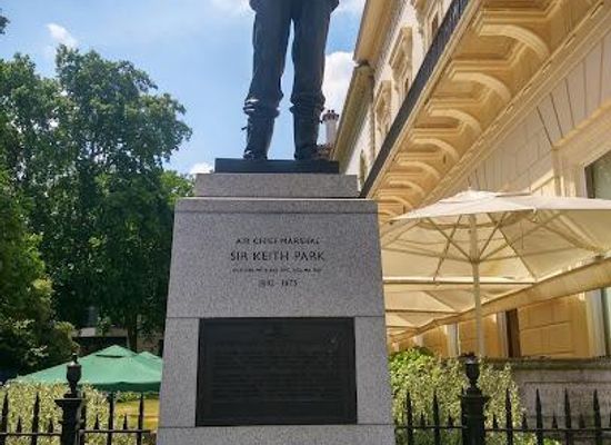 united-kingdom/devon/landmark/sir-keith-park-statue