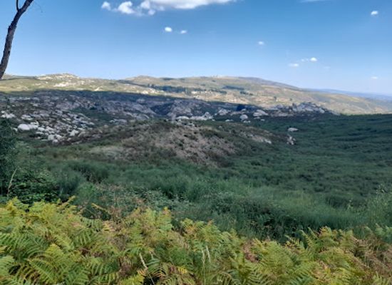 portugal/serra-da-estrela/landmark/mondeguinho-nascente-do-rio-mondego